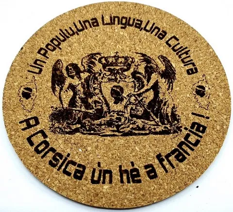 Sous verres "« A Corsica ùn hè a francia»"